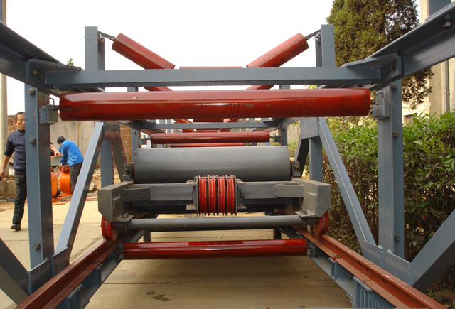 DSS型可伸缩绳架带式输送机