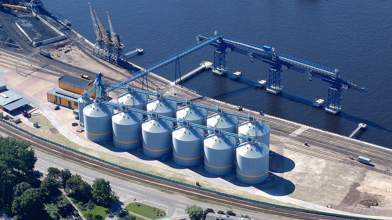 港口码头皮带输送机