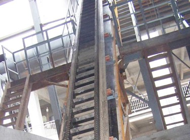 大倾角皮带输送机