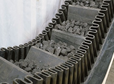 大倾角皮带输送机