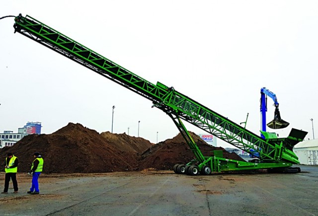 kyd系列履带移动径向转动伸缩式堆料机