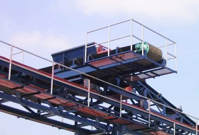 可逆配仓皮带输送机